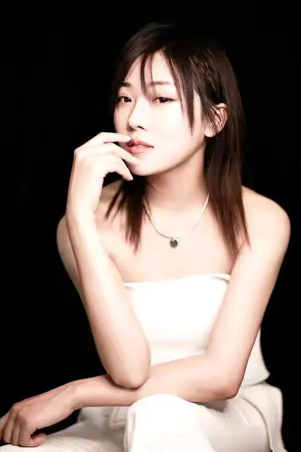 菅纫姿：用演技书写多彩人生的内地女星！