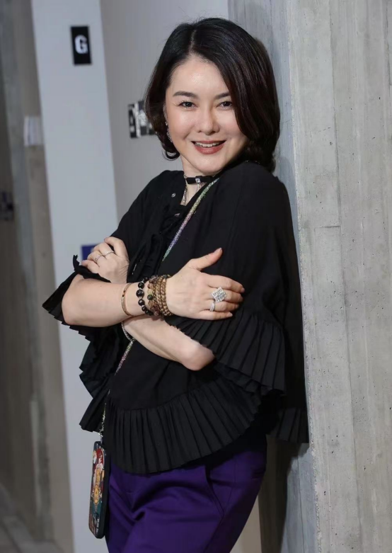 港姐陈淑兰回应为黎明自杀传闻！曾被传为旧爱方中信当街掌掴情敌