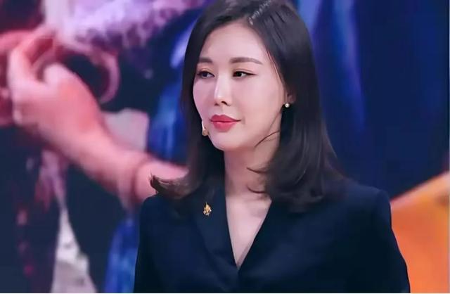 王的女人”田朴珺：曾被汤臣一品少爷抛弃，却逆袭成万科老板娘