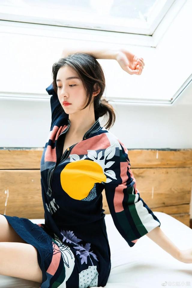 《青你2》排名惹争议，面冷心热的赵小棠竟然是她们中的隐形富二代