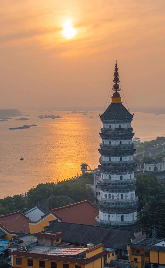 安庆五绝：青铜纹里醉黄梅月光