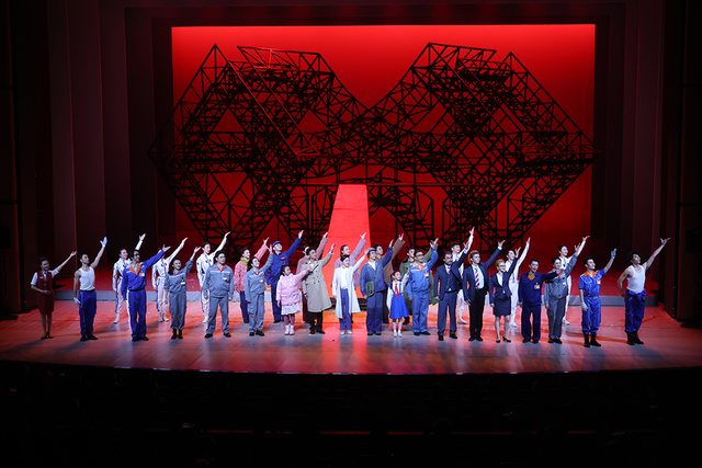 专访|歌唱家陈思思:《逐梦》,用音乐剧致敬中国速度