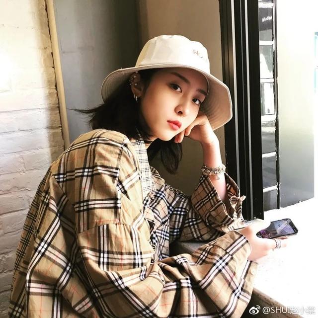 《青你2》排名惹争议，面冷心热的赵小棠竟然是她们中的隐形富二代