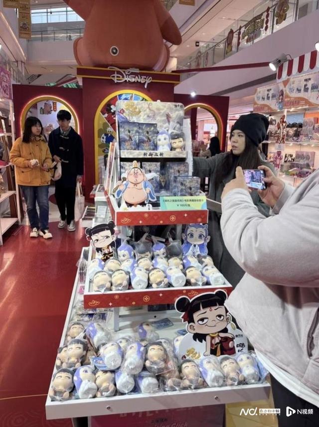 光线传媒股价疯涨：从《哪吒2》分析其背后全闭环商业体系