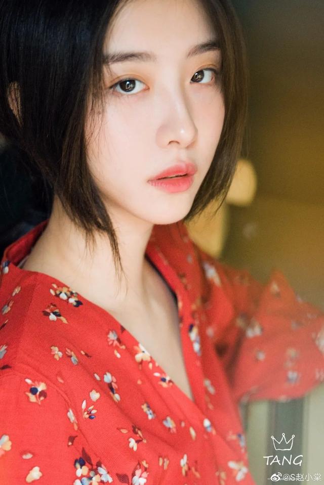 《青你2》排名惹争议，面冷心热的赵小棠竟然是她们中的隐形富二代