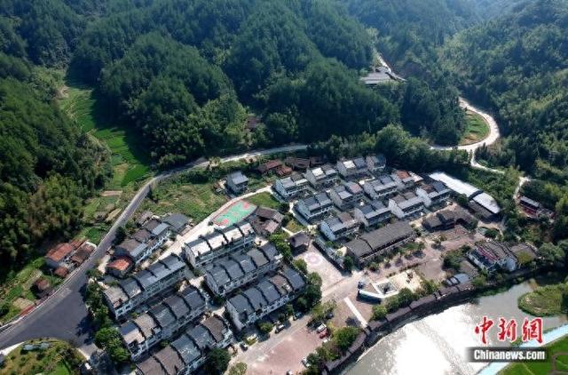 一汪清水，绘就水韵绿都生态底色