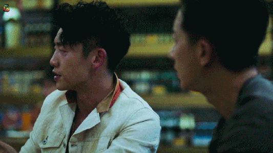 《前任系列》幕后，韩庚不是男主首选，与罗米拍的吻戏却被删减