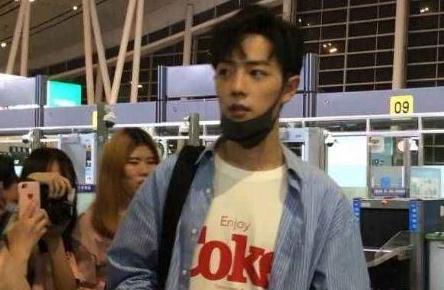 本以为王一博的英文名已够绕口,当读了3遍肖战的,这发音烫嘴