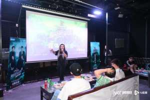 马伯骞综艺(黄子韬马伯骞犀利点评不断，综艺领域试水“电”力全开)