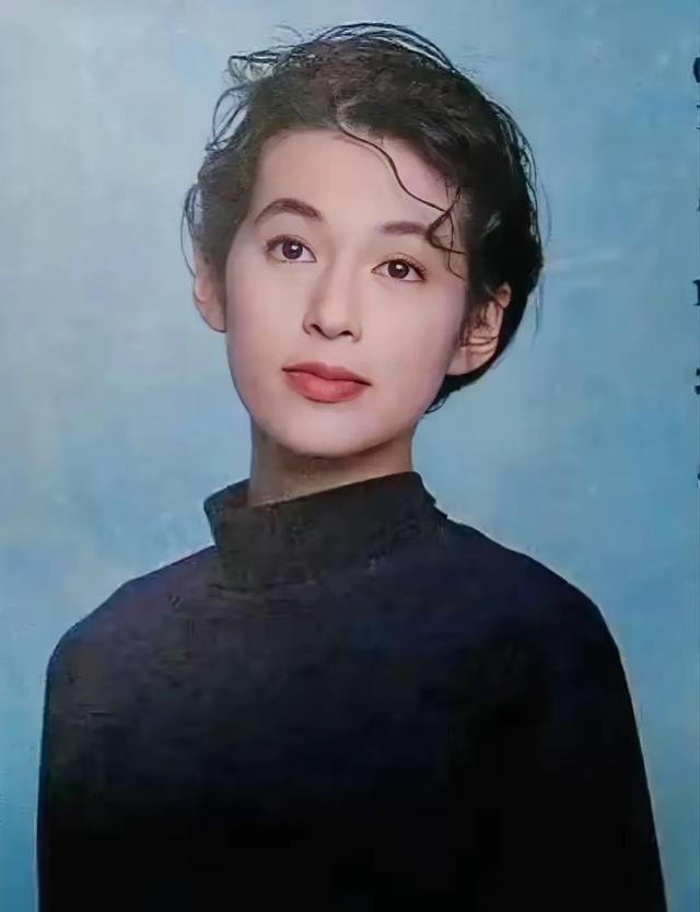 12位日本昭和女星,个个都是风情万种的美熟女,你更喜欢哪一位?