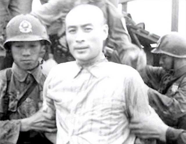 1950年红色特工吴石被捕，保密局人员搜查后感叹：这清官真不值得