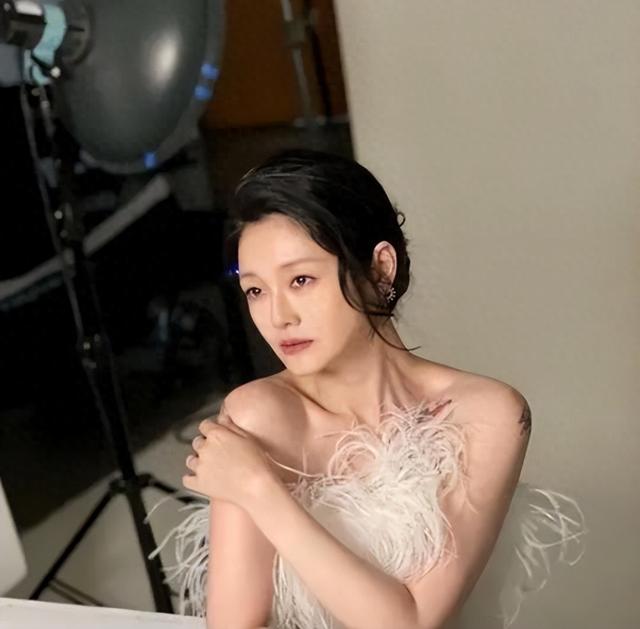 李圣谈大S事件引热议,网友热议过度,恐为许敏带来压力