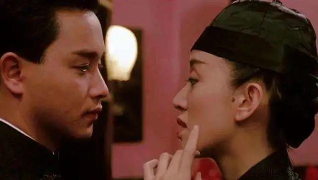 黑人装成白人嫁给白人老公，还想继续与黑人朋友一起玩吗？