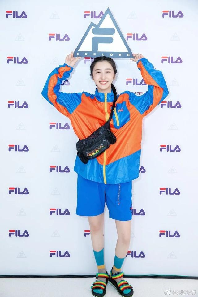 《青你2》排名惹争议，面冷心热的赵小棠竟然是她们中的隐形富二代