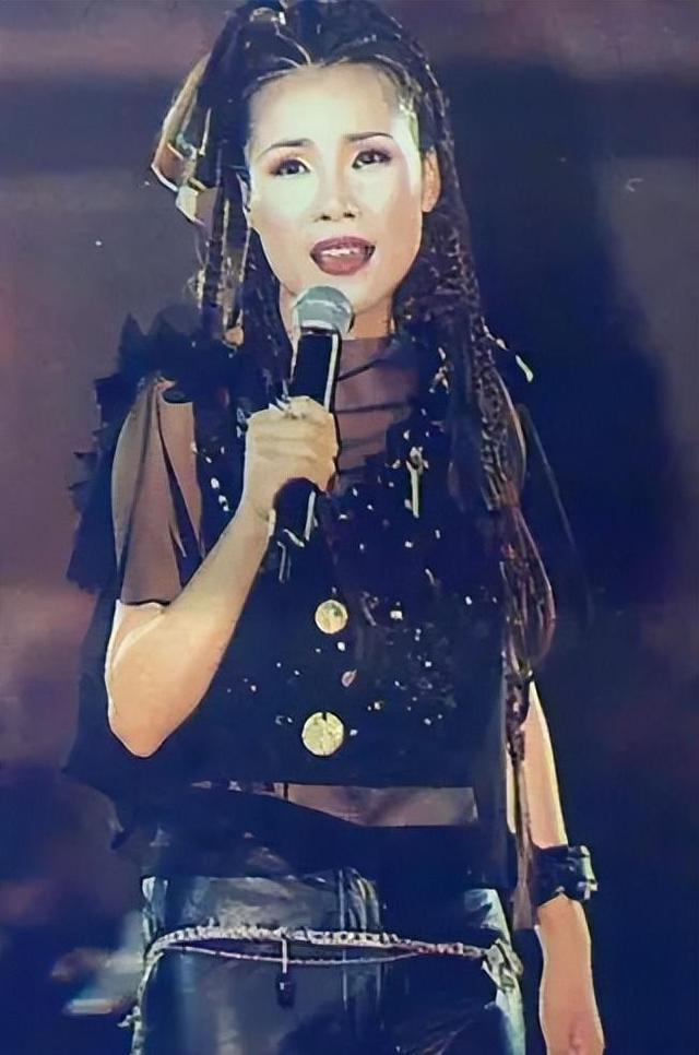 田震：不后悔与那英决裂，我和她不亲，23年后，二人差距显而易见