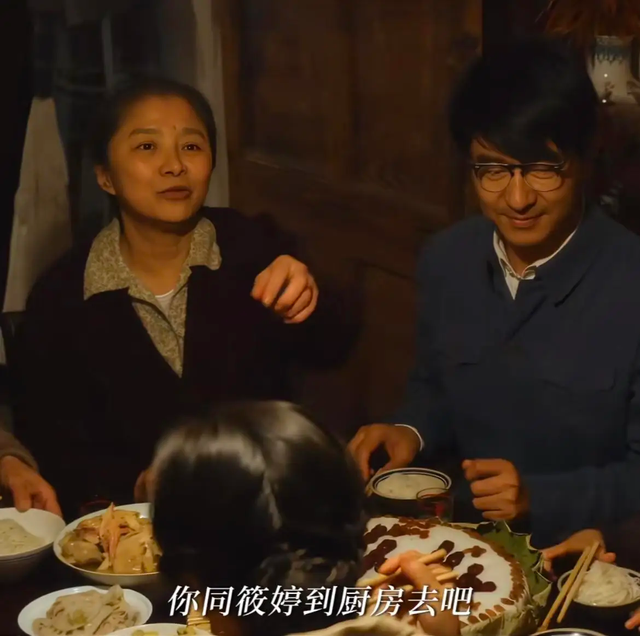 迟蓬：和倪萍是好闺蜜，与丈夫相爱40年，如今因《小巷人家》爆红