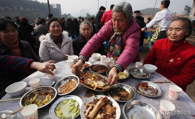 农村兴起“冷宴”风气，以前人不到，现在礼也不到了，农民咋想的