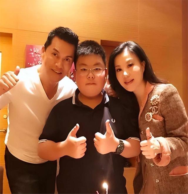 一婚娶周海媚，二婚娶邝美云，三婚娶北大亿万富婆，吕良伟凭啥？