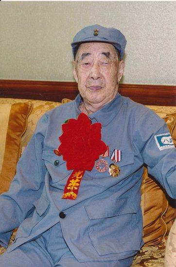 许家印父亲的真实身份曝光 原来首富还有这样的背景