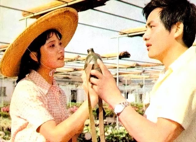 张小磊：当红时结婚，婚后生一子，如今咋样了？