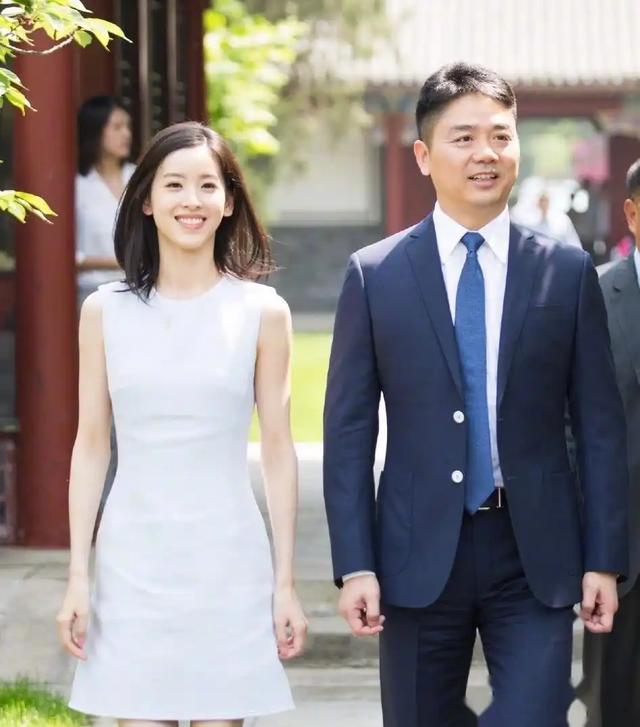 刘强东的三段感情经历和他背后的女人们