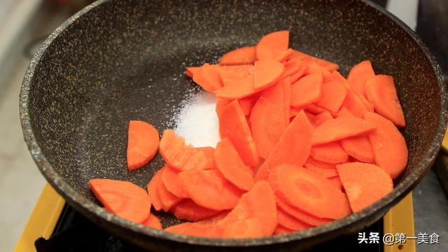 一勺白糖、两根胡萝卜，做成的糖片营养又美味，收藏了做给孩子吃