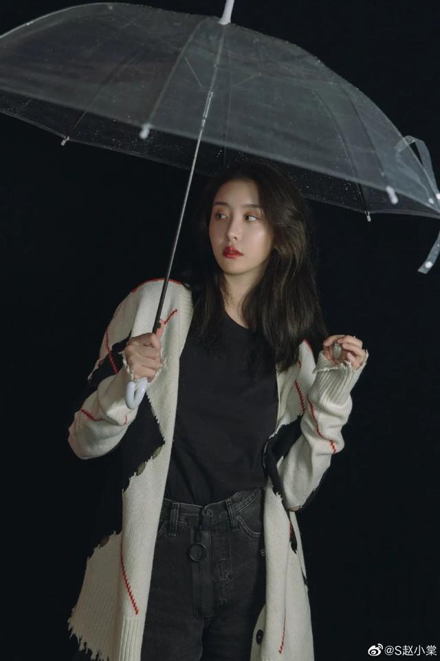 《青你2》排名惹争议，面冷心热的赵小棠竟然是她们中的隐形富二代