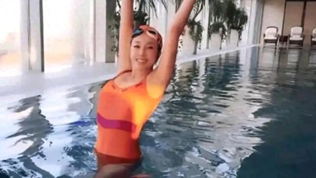 刘晓庆74岁仍活力满满，自称泳池能游50来回