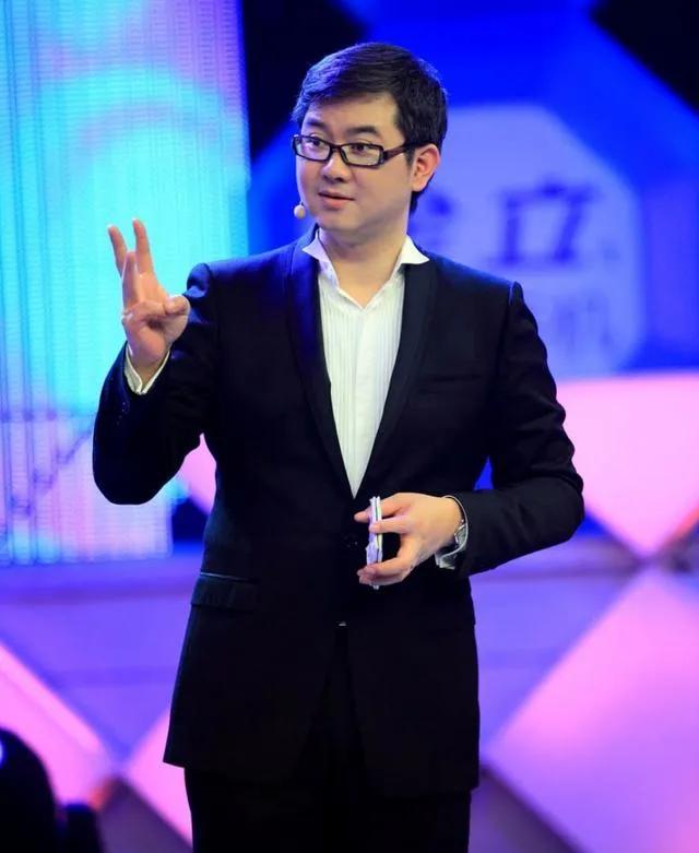 三婚两离，赵川情路坎坷，为啥却是最受欢迎的情感导师？