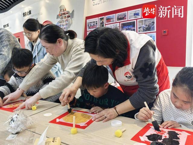 “拓”出新意，福满迎春！常熟市碧溪街道东张社区开展“体验非遗，拓印福字”传统文化体验活动