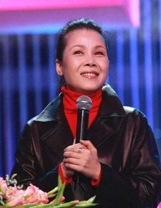 田震：不后悔与那英决裂，我和她不亲，23年后，二人差距显而易见