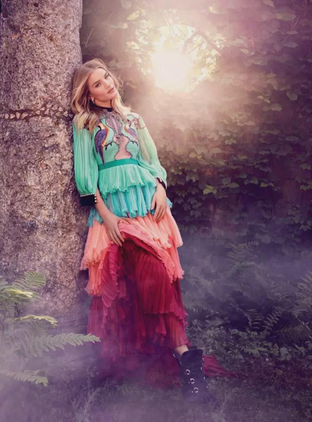 性感迷人!英国超模女星罗茜·汉丁顿纯美写真集