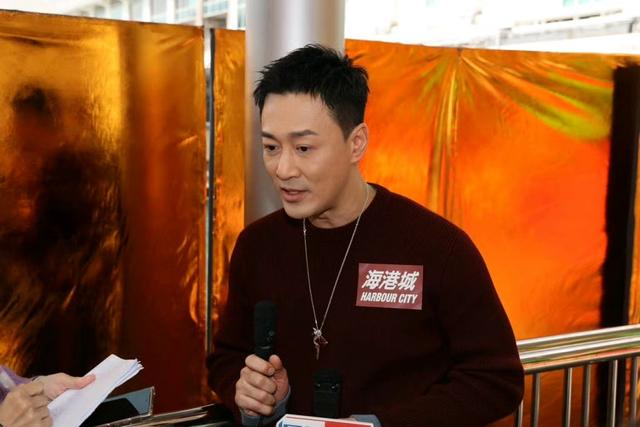 TVB前当家小生近况曝光！陪妻子回江苏老家过年，自曝继续追二胎