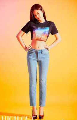 ck代言人(“人间香奈儿”Jennie代言CK，T恤+牛仔裤实在太辣了)