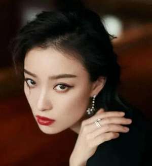 胡仙儿(倪妮：24岁恋上大叔，30岁与小弟分手，如今呢？)