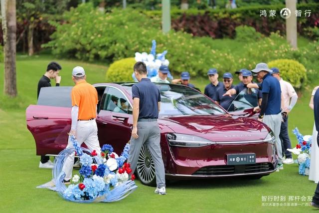 市场走访、品牌连接、会客厅建设……火红八月，未来酱步履不停