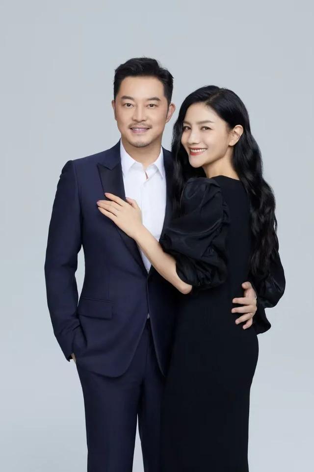 沙溢暴瘦变薄肌帅哥,胡可直呼一辈子没见过,果然真夫妻最好磕