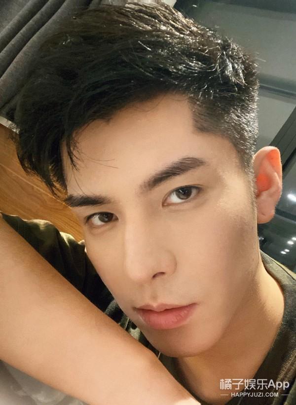 还记得《香蜜沉沉烬如霜》中的彦佑吗？他又换了张脸？