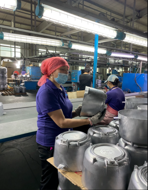 戳破涉疆谎言！这两位新疆姑娘厉害了