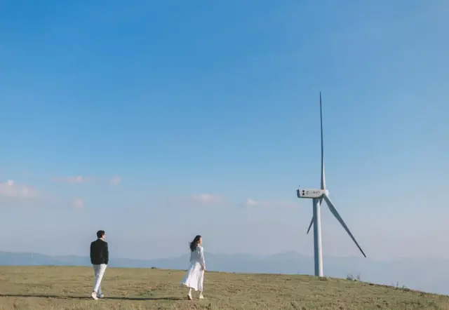 没有谋生能力的人，没有资格谋爱