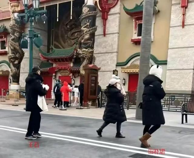 王的女人”田朴珺：曾被汤臣一品少爷抛弃，却逆袭成万科老板娘