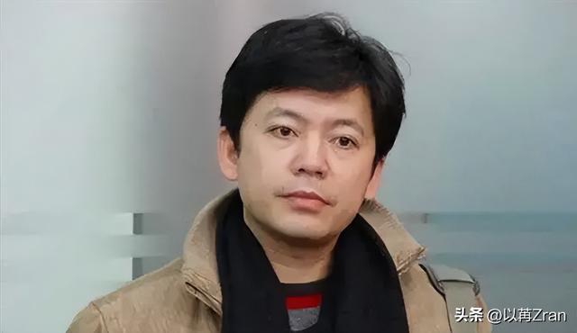 演员何政军：娶了初恋为妻，婚后生一女，如今咋样了？