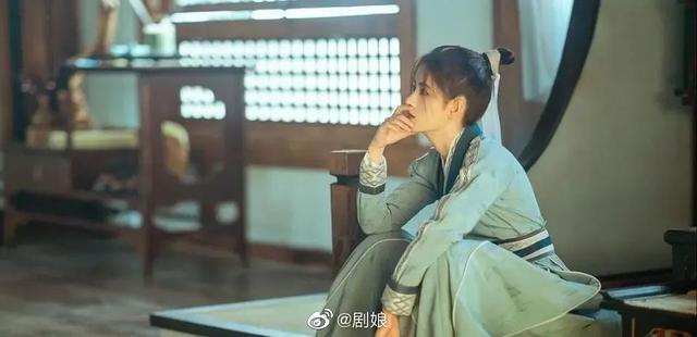 鞠婧祎《漂亮书生》身高又遭质疑!名场面扒出,早被队友揭穿作假