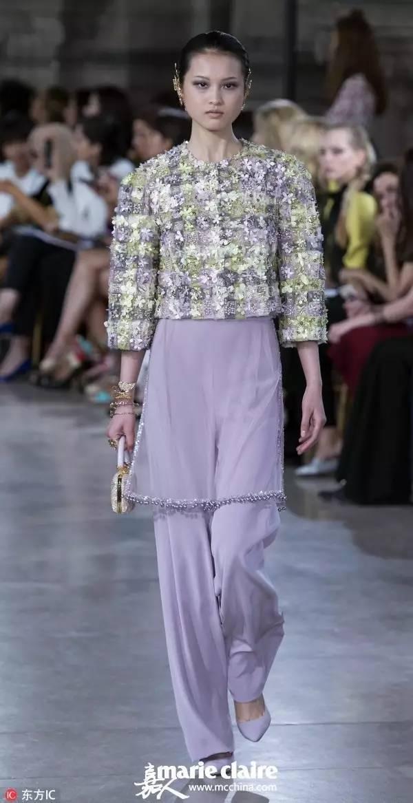 谢欣是谁?一个没有百度百科的girl,竟然要走维密大秀了!