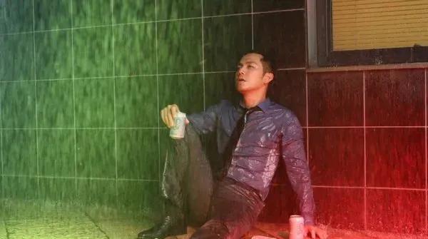 白领是怎样堕落成底层的