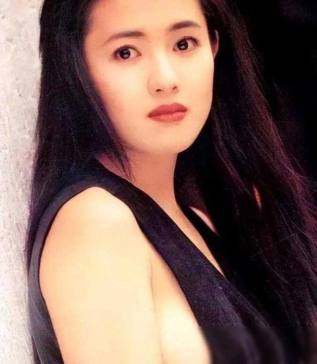 《蜜桃成熟时》：30年后，这部香港电影经典凭什么打动人心？