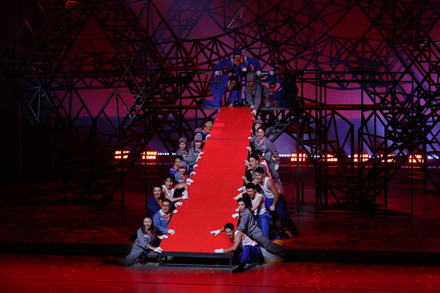 专访|歌唱家陈思思:《逐梦》,用音乐剧致敬中国速度