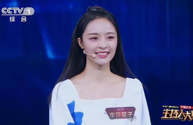 5年过去了,2019年央视主持人大赛的12位选手,差距已经拉开了