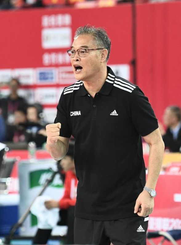 男排名将沈琼:运动生涯有悲情,39岁才结婚