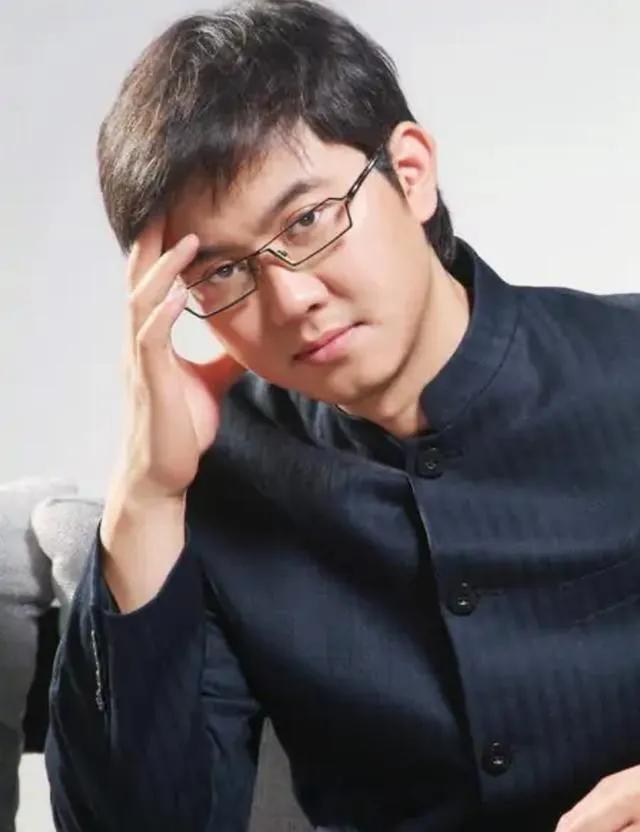 三婚两离，赵川情路坎坷，为啥却是最受欢迎的情感导师？